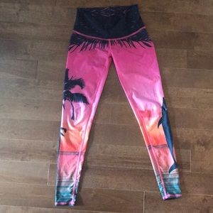 High waisted Teeki yoga pants